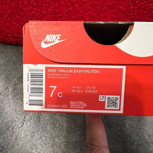 Nike Black Sneakers and Cap Set - Picture 10 of 13